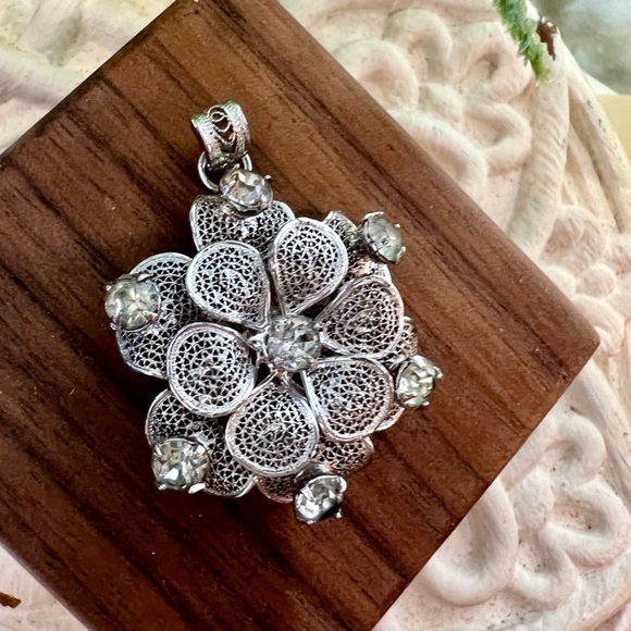 Vintage Designer Filigree 3-D Flower Pendant Solid 925 Sterling Silver w/ stones - Picture 6 of 13